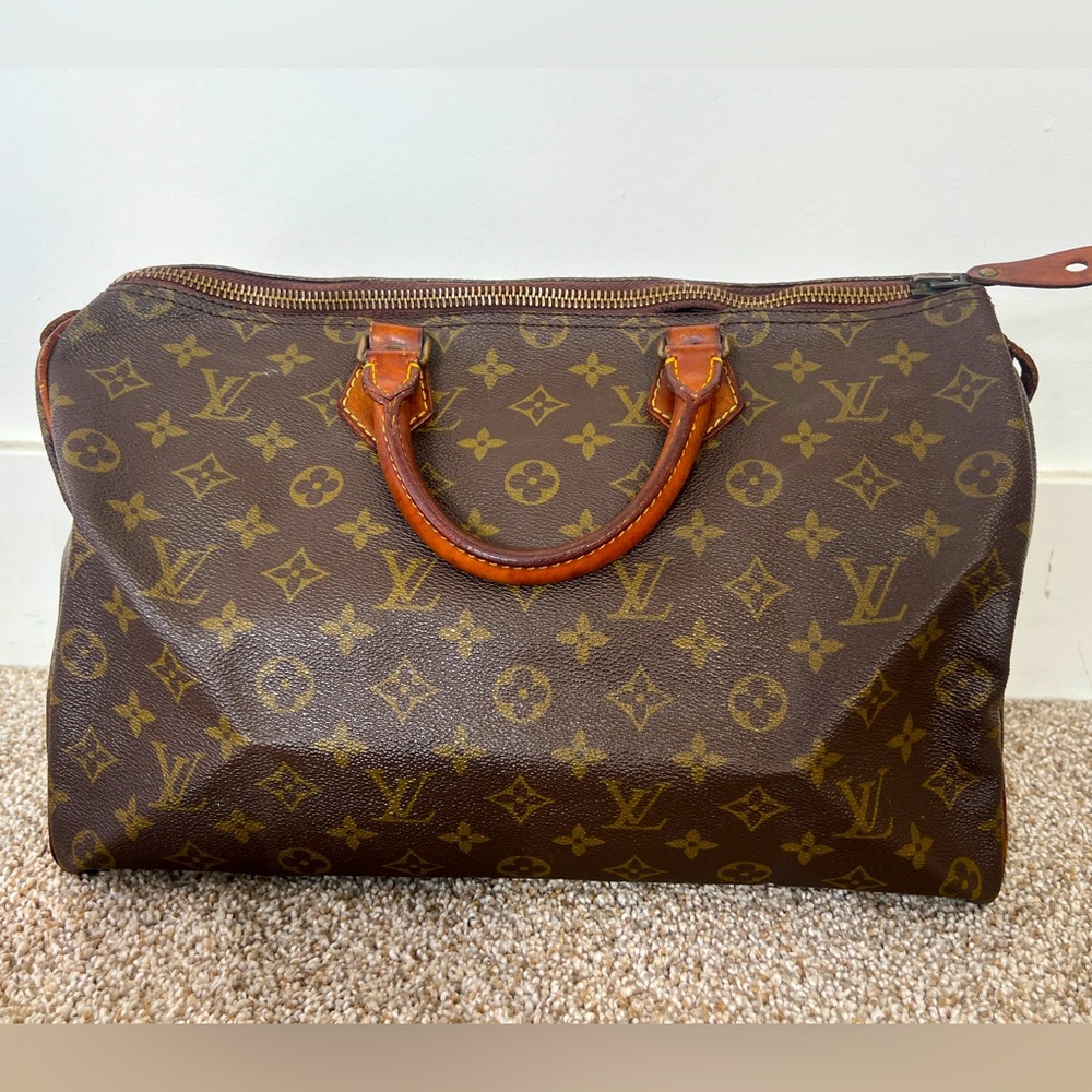 SOLD! ✨Vintage Louis Vuitton Speedy 35 Monogram